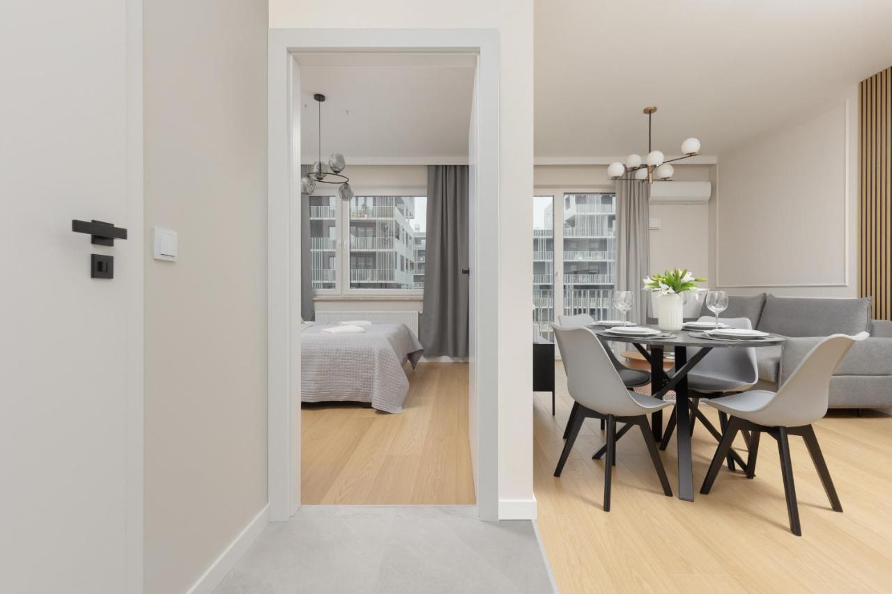 Wola Spacious Flat With Air Conditioning & Balcony By Noclegi Renters Варшава Экстерьер фото